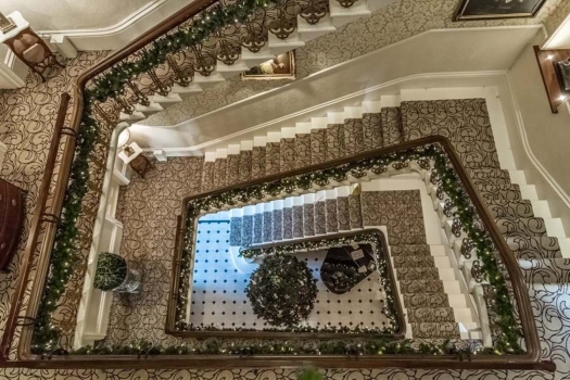 staircase-and-decorations