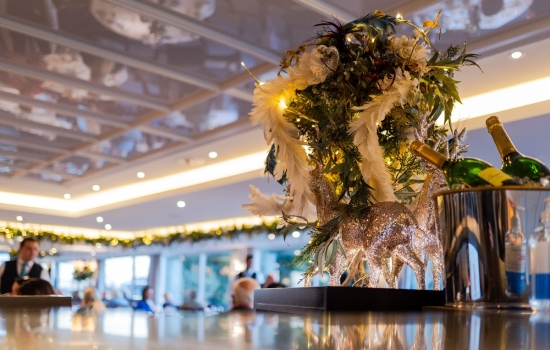 Restaurant-desk-arrangement-4