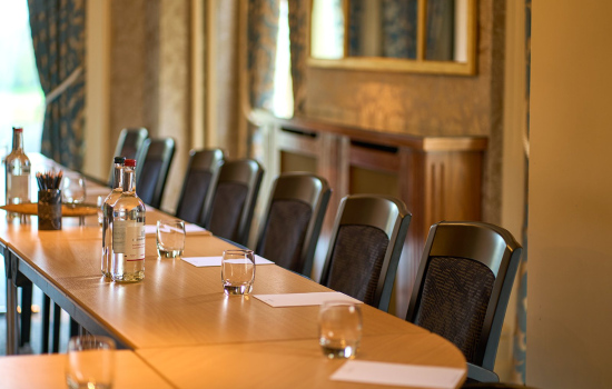 Riverroom-U-table-close-up-2
