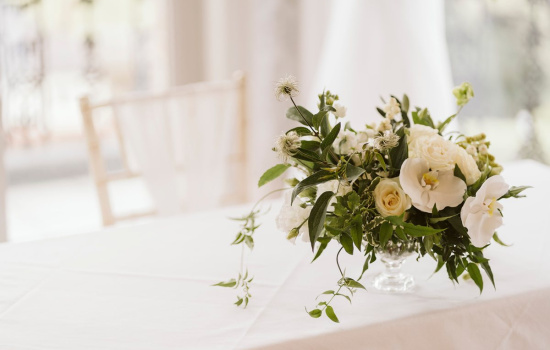 River-Room-Flowers-on-registrars-table-2