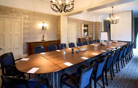 Terrace-room-boardroom-side-view