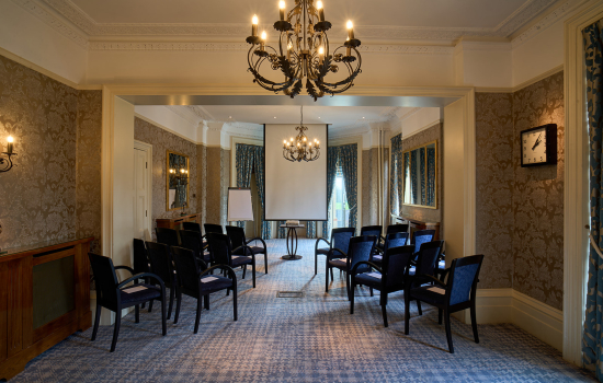 Terrace-room-classroom-style